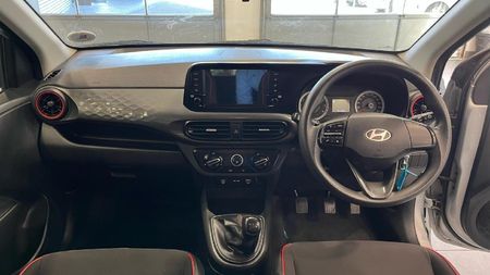 2025-Hyundai-Grand-i10-10-Motion_3
