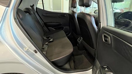 2025-Hyundai-Grand-i10-10-Motion_4