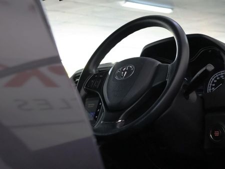 2022-Toyota-Urban-Cruiser-15-Xs_16