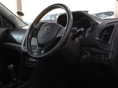 2022-Toyota-Urban-Cruiser-15-Xs_17