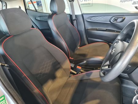 2026-Hyundai-Grand-i10-10-Motion_10