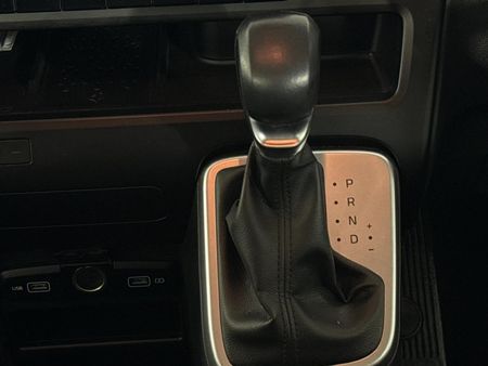 2022-Hyundai-Staria-22d-Executive-Auto-11-Seat_10