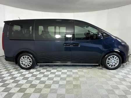 2022-Hyundai-Staria-22d-Executive-Auto-11-Seat_17
