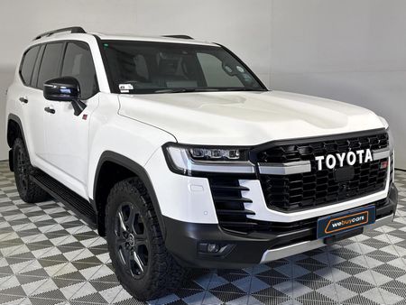 2024-Toyota-Land-Cruiser-300-V6-33-D-GR-S_15