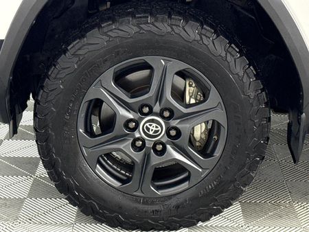 2024-Toyota-Land-Cruiser-300-V6-33-D-GR-S_4