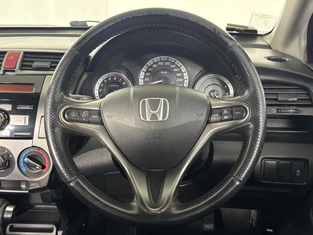 2013-Honda-Ballade-15-Elegance-Auto_11