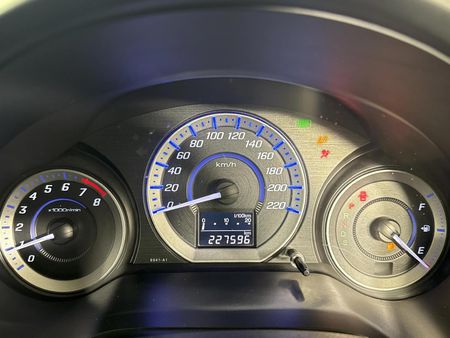 2013-Honda-Ballade-15-Elegance-Auto_2
