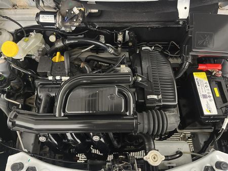 2022-Renault-Kwid-10-Expression-Auto_12