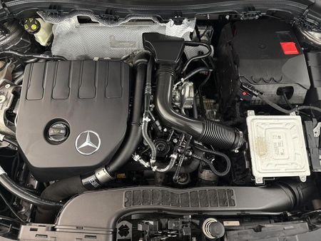 2022-Mercedes-Benz-GLA-200-Progressive-Auto_13