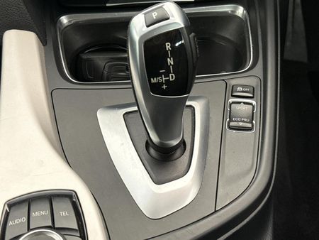 2013-BMW-3-Series-320i-Auto_9