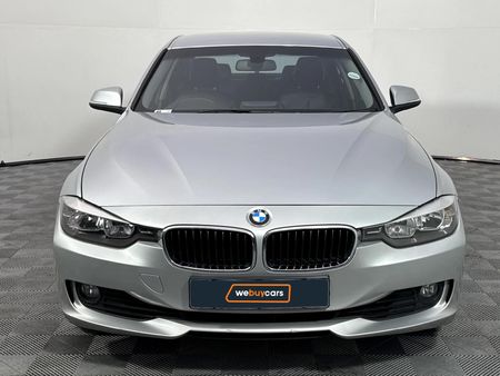 2013-BMW-3-Series-320i-Auto_12