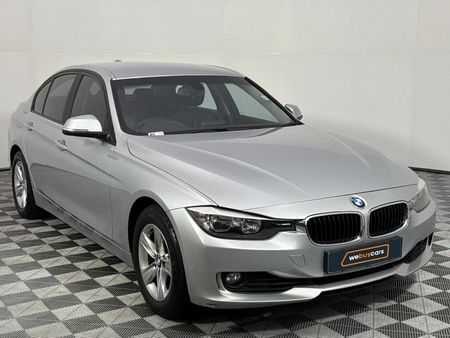 2013-BMW-3-Series-320i-Auto_13