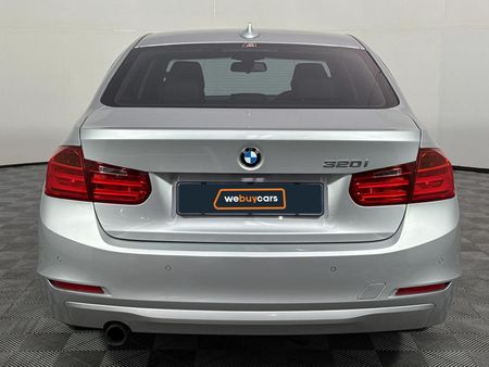 2013-BMW-3-Series-320i-Auto_15