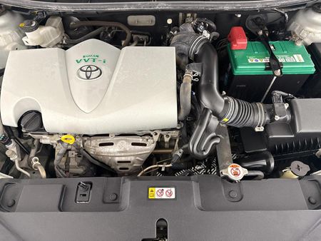 2018-Toyota-Yaris-15-XI-5-dr_9