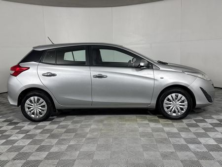 2018-Toyota-Yaris-15-XI-5-dr_12