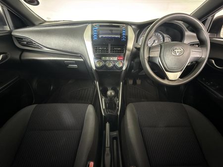 2018-Toyota-Yaris-15-XI-5-dr_1