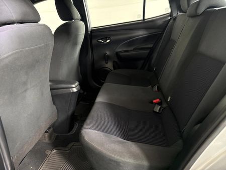 2018-Toyota-Yaris-15-XI-5-dr_3