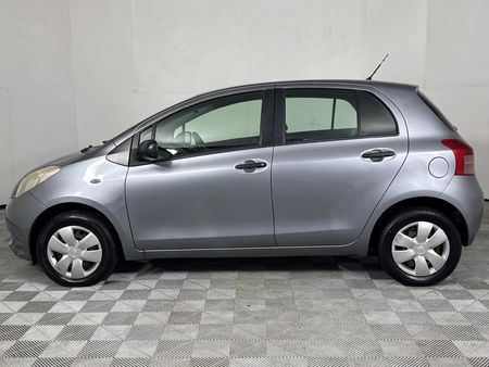 2008-Toyota-Yaris-T1-5-dr_16