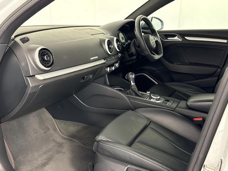 2019-Audi-S3-Sedan-quattro-Auto_8
