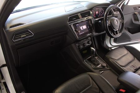 2018-Volkswagen-Tiguan-Allspace-20-TSI-Highline-4Motion-Auto-162kW_17