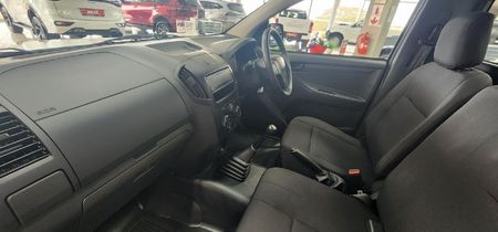 2026-Isuzu-D-Max-250C-Single-Cab_16