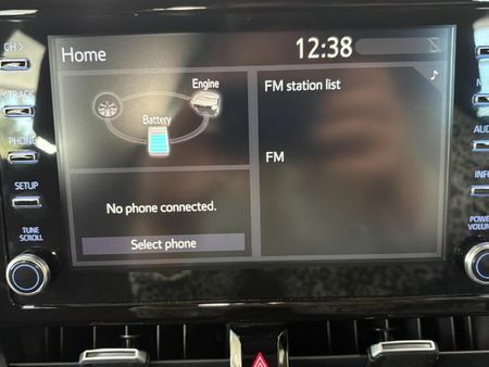 2024-Toyota-Corolla-Cross-18-XR-Hybrid_5