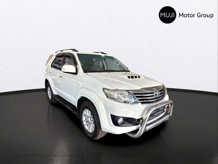 2015-Toyota-Fortuner-30-D-4D-Raised-Body-Auto_0