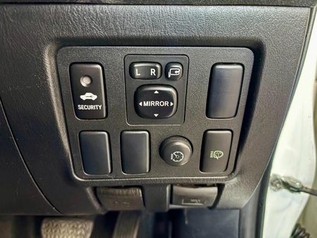 2015-Toyota-Fortuner-30-D-4D-Raised-Body-Auto_11