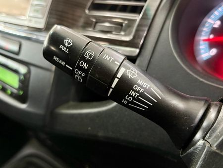 2015-Toyota-Fortuner-30-D-4D-Raised-Body-Auto_13