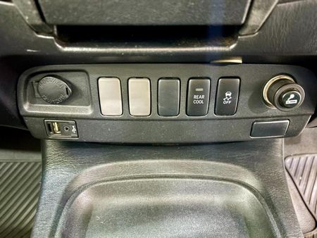 2015-Toyota-Fortuner-30-D-4D-Raised-Body-Auto_14
