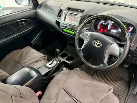 2015-Toyota-Fortuner-30-D-4D-Raised-Body-Auto_2