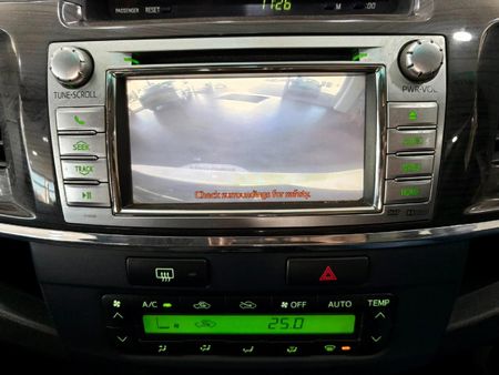 2015-Toyota-Fortuner-30-D-4D-Raised-Body-Auto_6