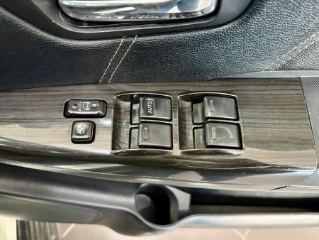 2015-Toyota-Fortuner-30-D-4D-Raised-Body-Auto_8