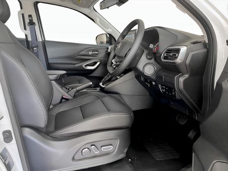 2026-Peugeot-Landtrek-19D-4Action-4x4-Double-Cab-Auto_11