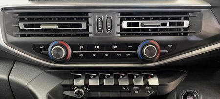 2026-Peugeot-Landtrek-19D-Allure-Double-Cab-Auto_15