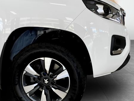 2026-Peugeot-Landtrek-19D-Allure-Double-Cab-Auto_4