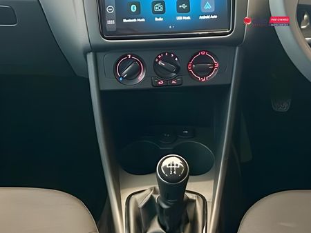 2026-Volkswagen-Polo-Vivo-14-Life_12