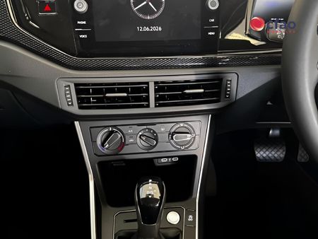 2026-Volkswagen-Polo-10-TSI-Life-Auto-DSG_16
