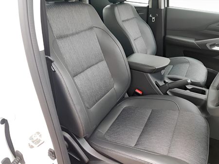 2026-Peugeot-Landtrek-19D-Allure-Double-Cab-Auto_16