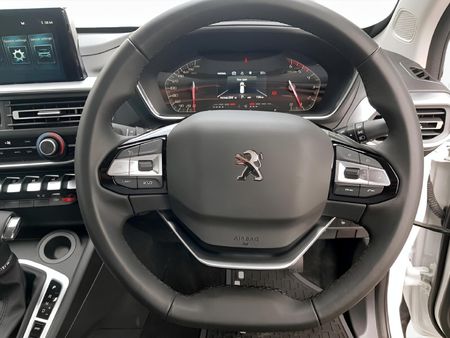 2026-Peugeot-Landtrek-19D-Allure-Double-Cab-Auto_17