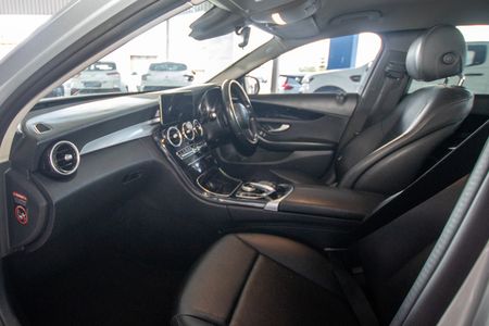 2018-Mercedes-Benz-C-Class-C-180-Auto_10