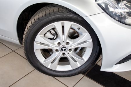 2018-Mercedes-Benz-C-Class-C-180-Auto_14