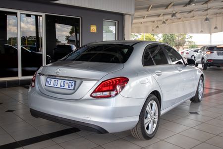2018-Mercedes-Benz-C-Class-C-180-Auto_4