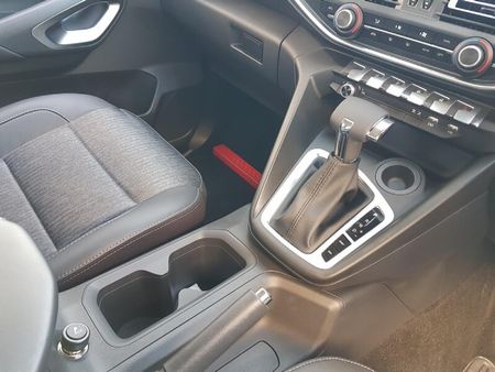 2026-Peugeot-Landtrek-19D-Active-Double-Cab-4x4_13