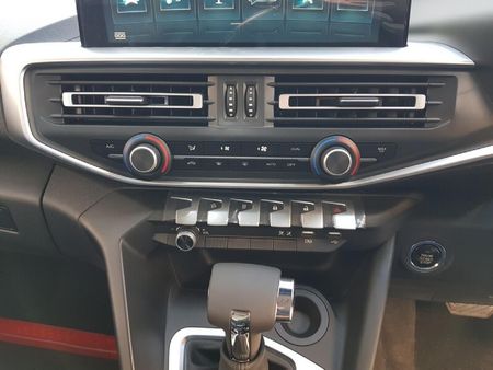 2026-Peugeot-Landtrek-19D-Active-Double-Cab-4x4_14