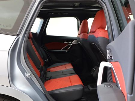 2025-BMW-X1-sDrive18d-M-Sport_19