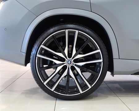 2025-BMW-X1-sDrive18d-M-Sport_6