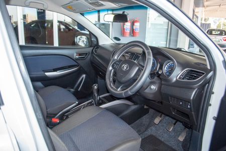 2021-Toyota-Urban-Cruiser-15-Xs_7