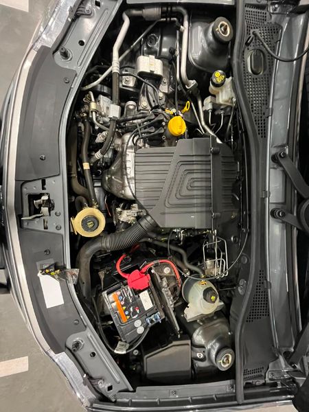 2023-Nissan-NP200-16-AC-Safety-Pack_12