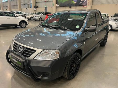 2023-Nissan-NP200-16-AC-Safety-Pack_6